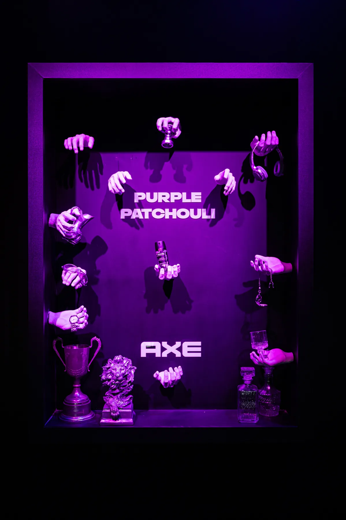 Hộp đèn khu Purple Patchouli tại triển lãm AXE