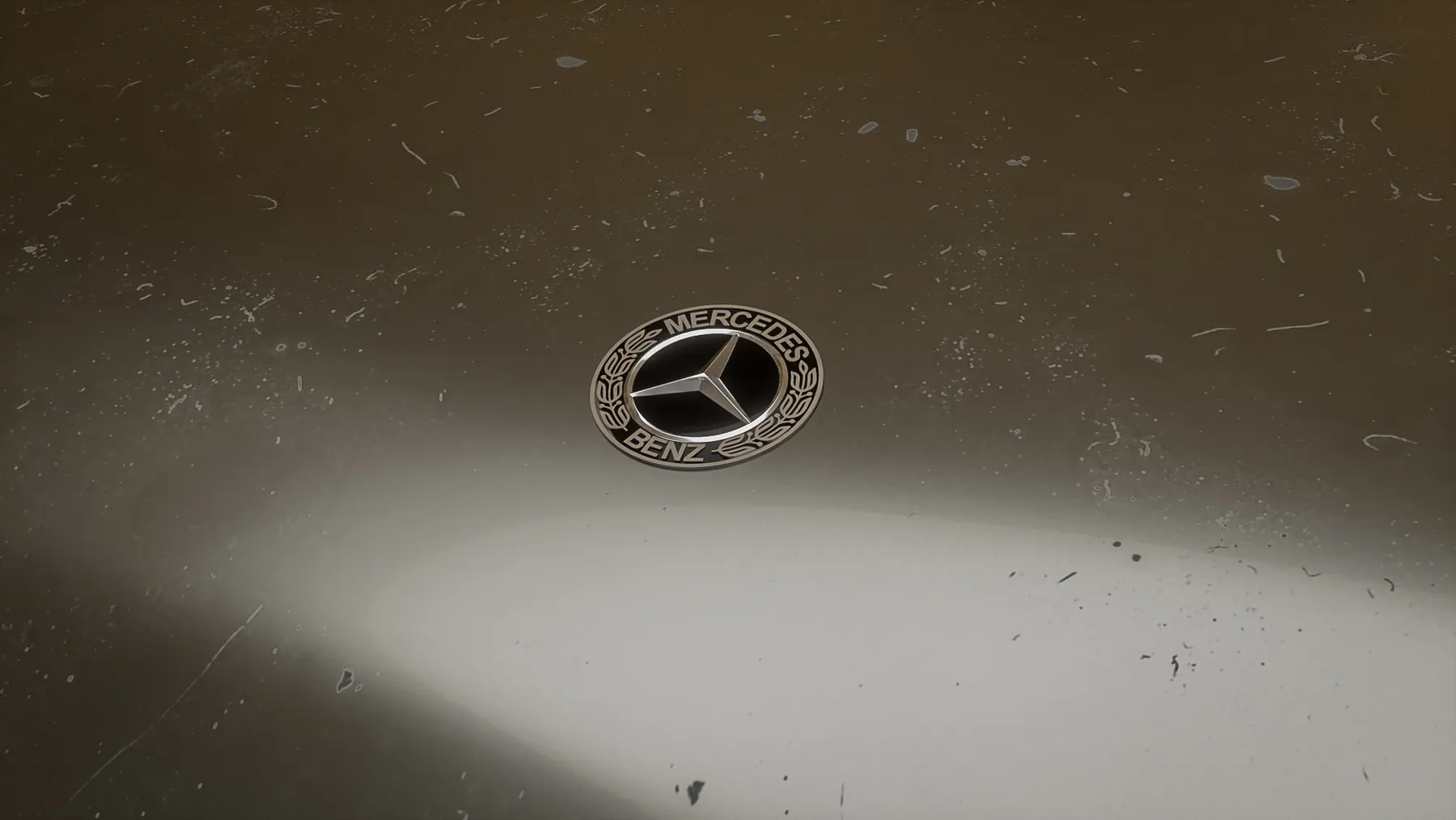Logo ngôi sao Mercedes trên nắp ca-pô trong luồng sáng bụi
