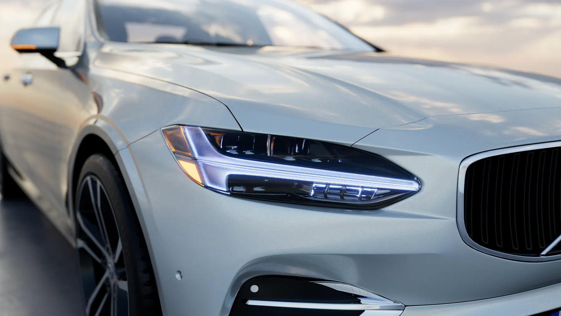 Cận cảnh cụm đèn trước Volvo S90 với dải LED hình chữ T